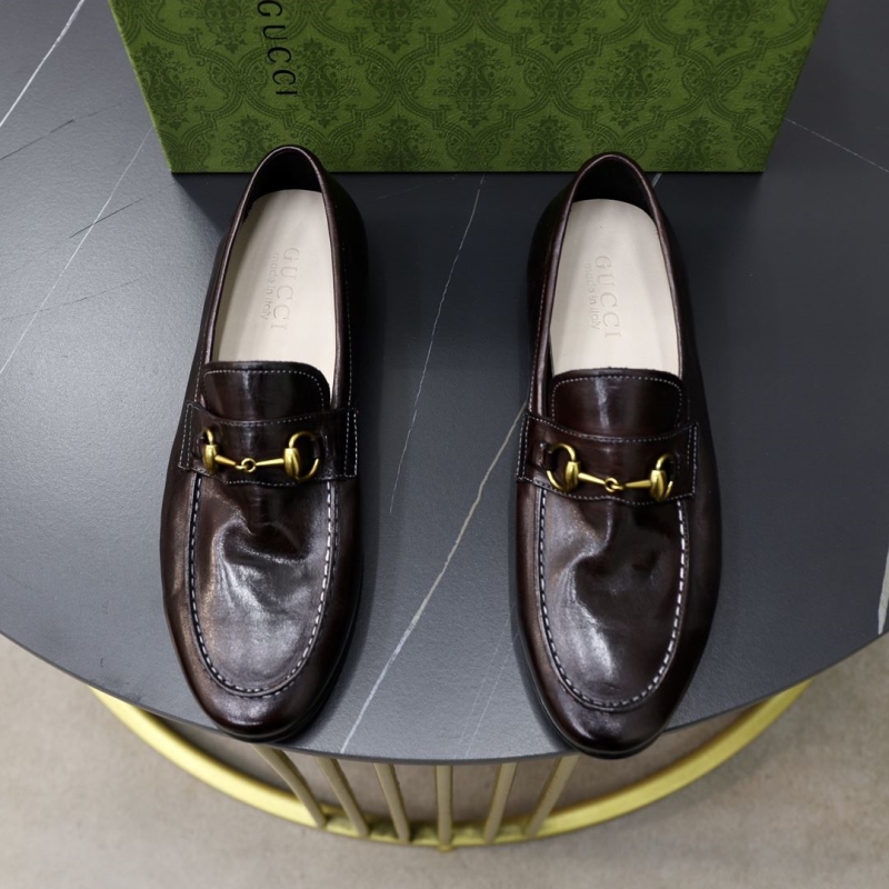 G*u*i leather shoes